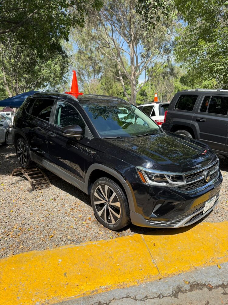 Volkswagen Taos Highline 2021