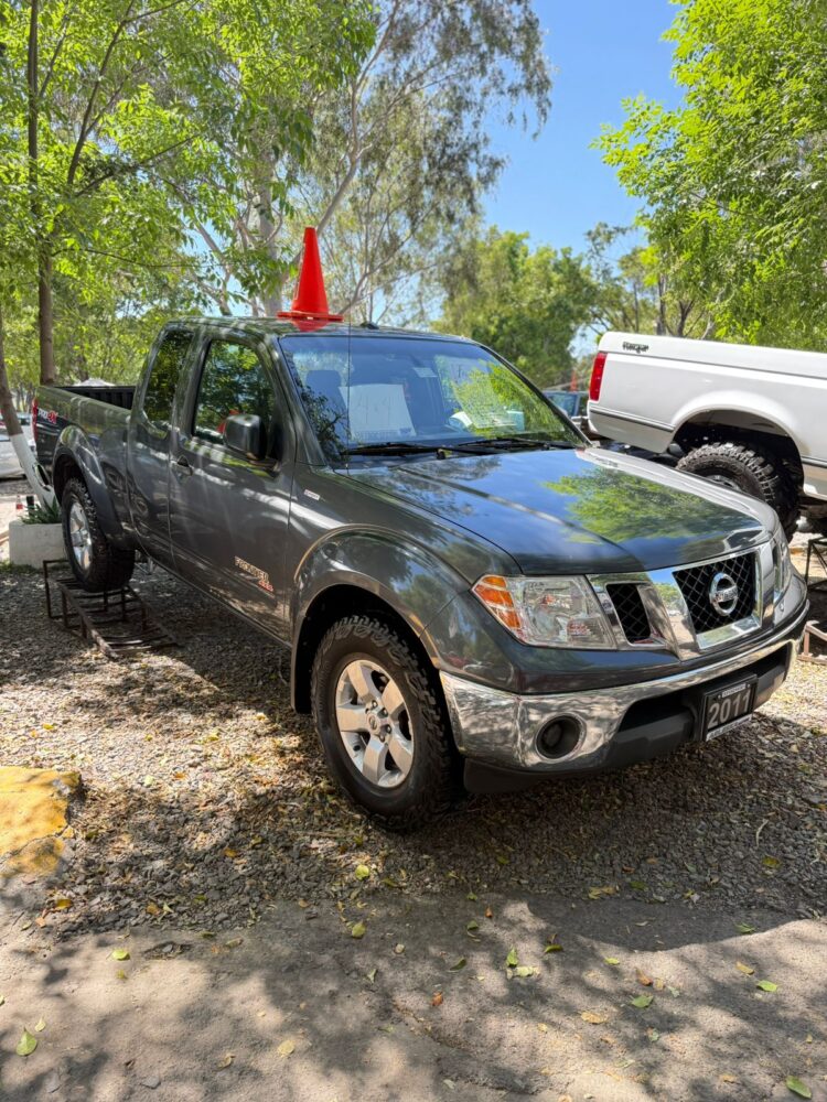 Nissan frontier Sv 4x4 2011