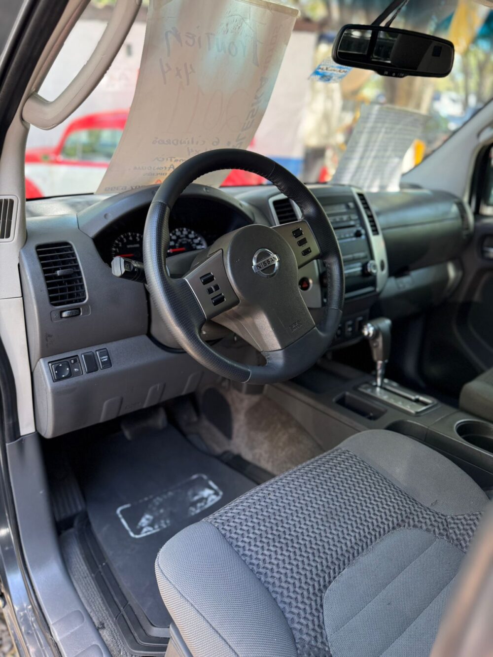 Nissan frontier Sv 4x4 2011 - Image 8