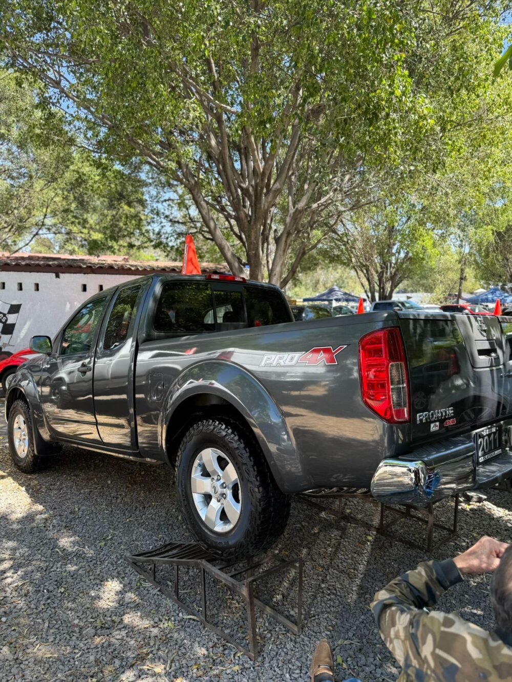 Nissan frontier Sv 4x4 2011 - Image 4