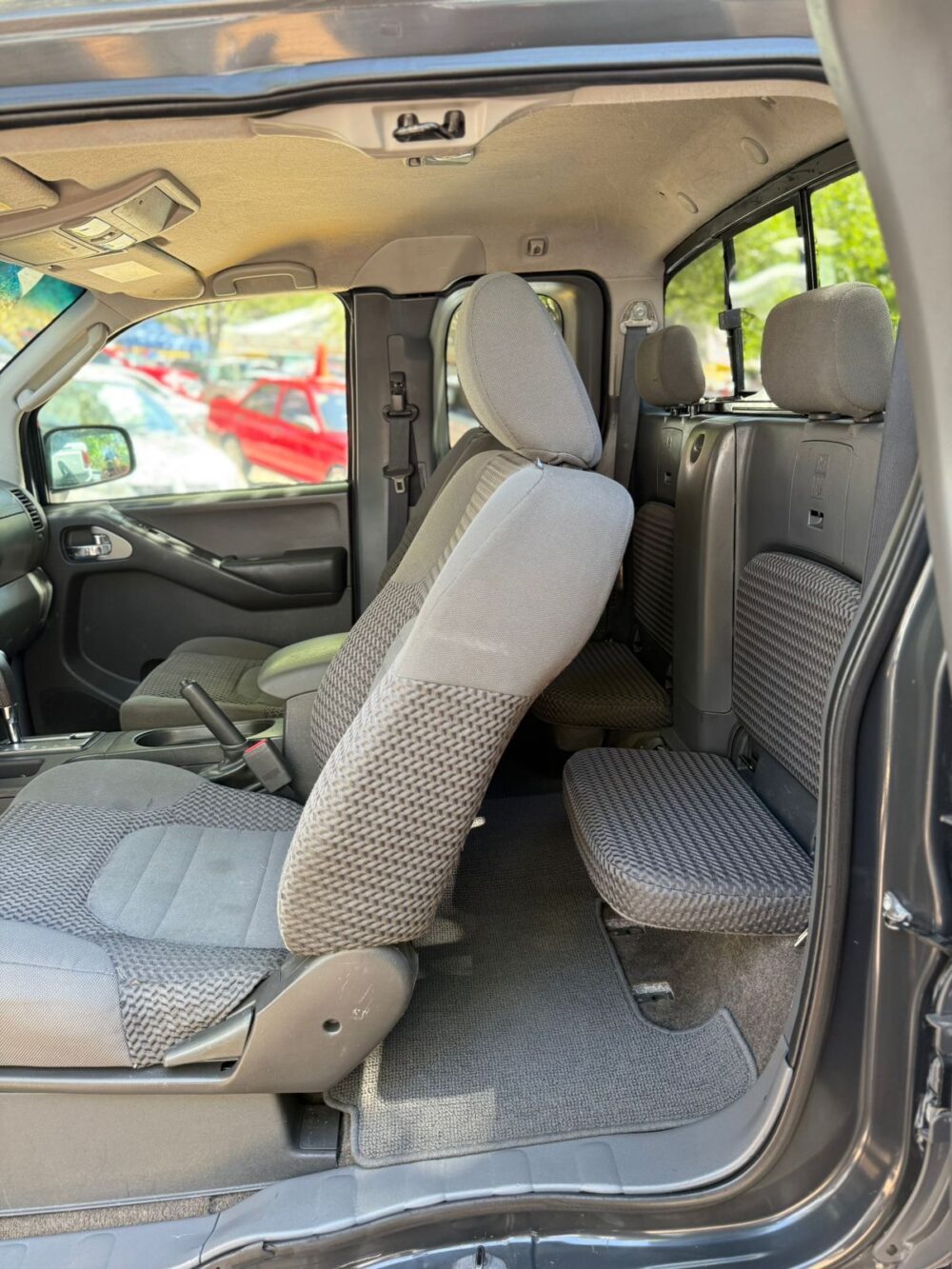 Nissan frontier Sv 4x4 2011 - Image 7